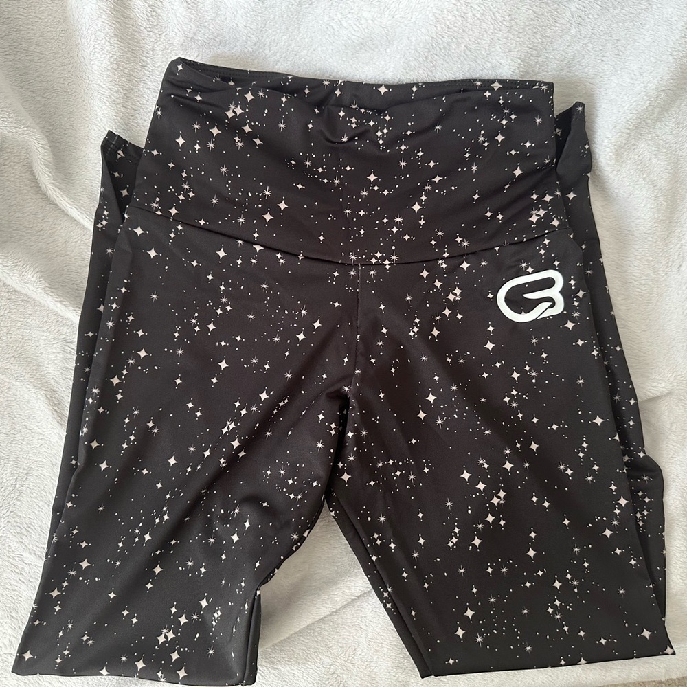 CycleBar Onzie Black Starry Leggings